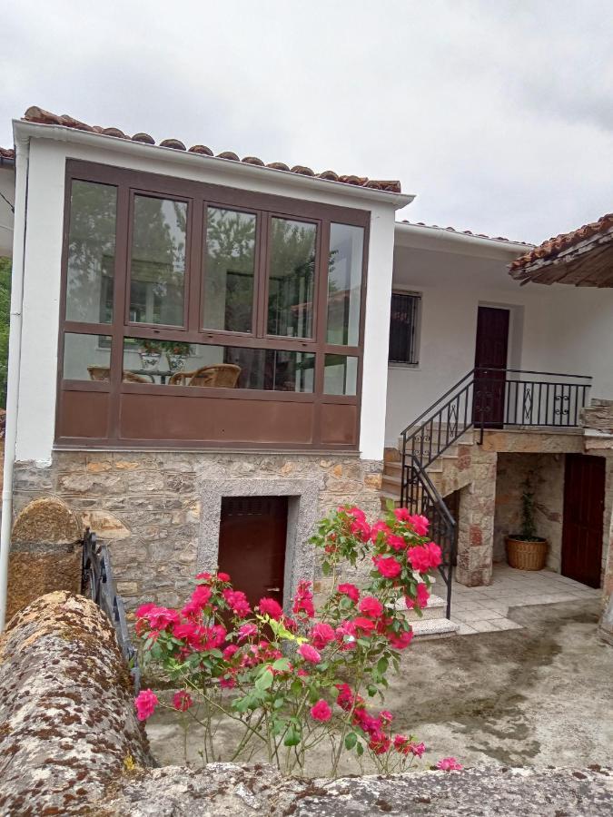 Casa La Cruz A 2Km De Onís 外观 照片