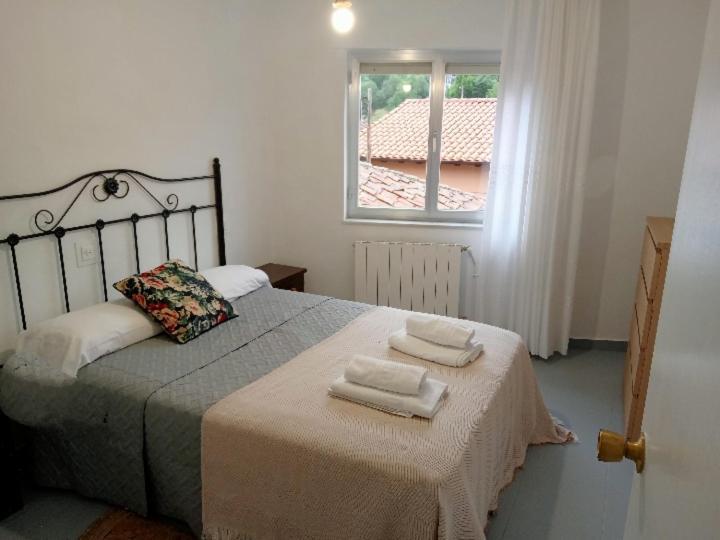 Casa La Cruz A 2Km De Onís 外观 照片
